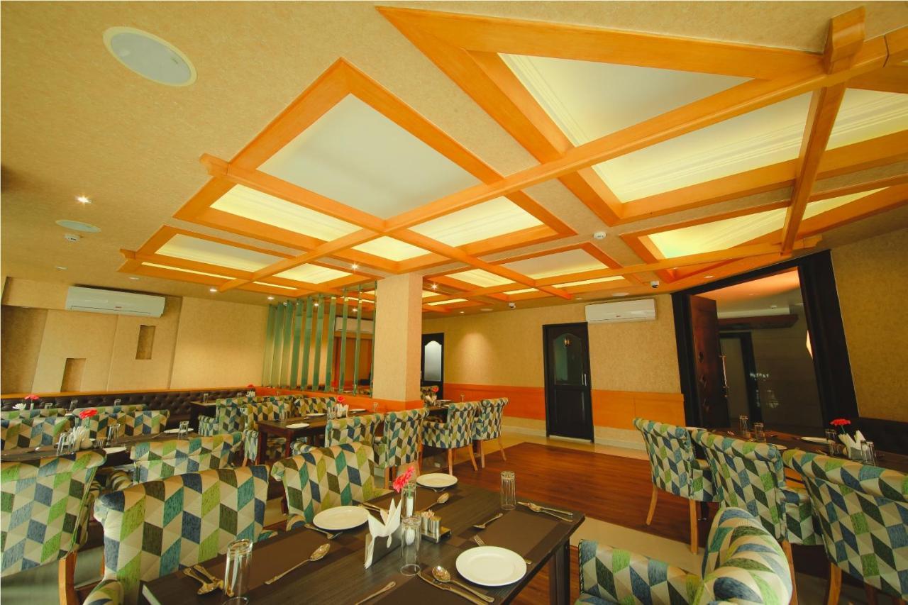 Akhil Classic Thiruvananthapuram Bagian luar foto