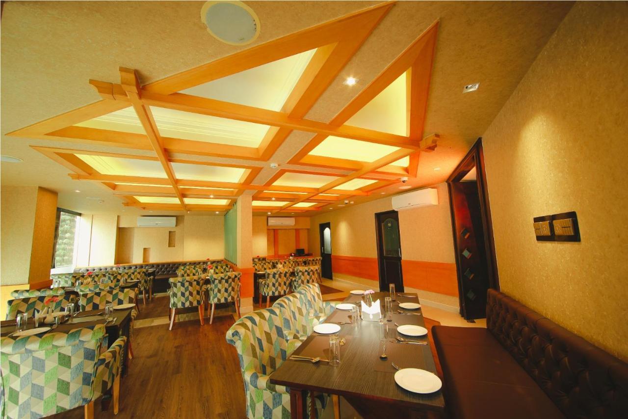 Akhil Classic Thiruvananthapuram Bagian luar foto